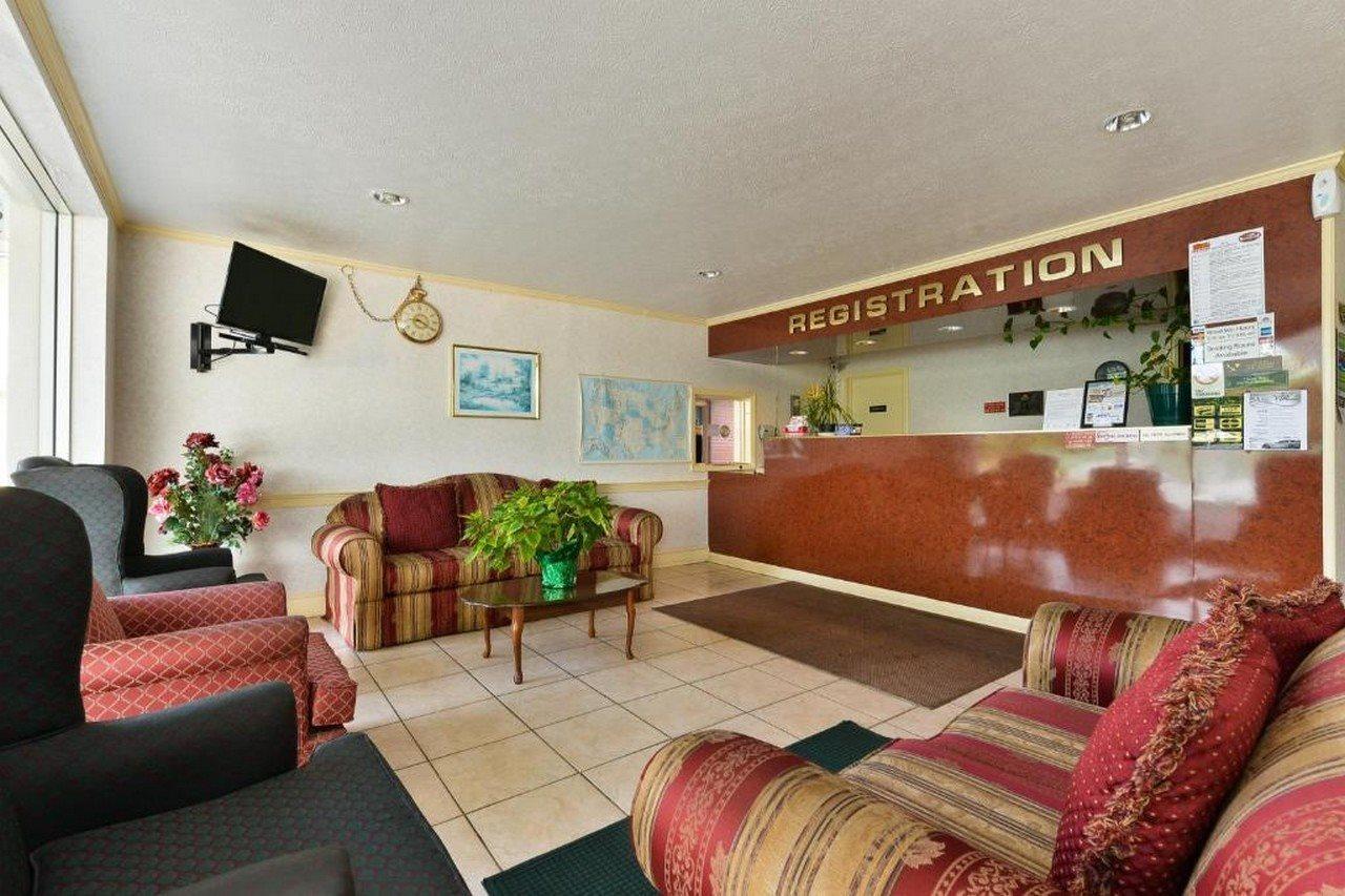 Americas Best Value Inn Suites South Boston Bagian luar foto