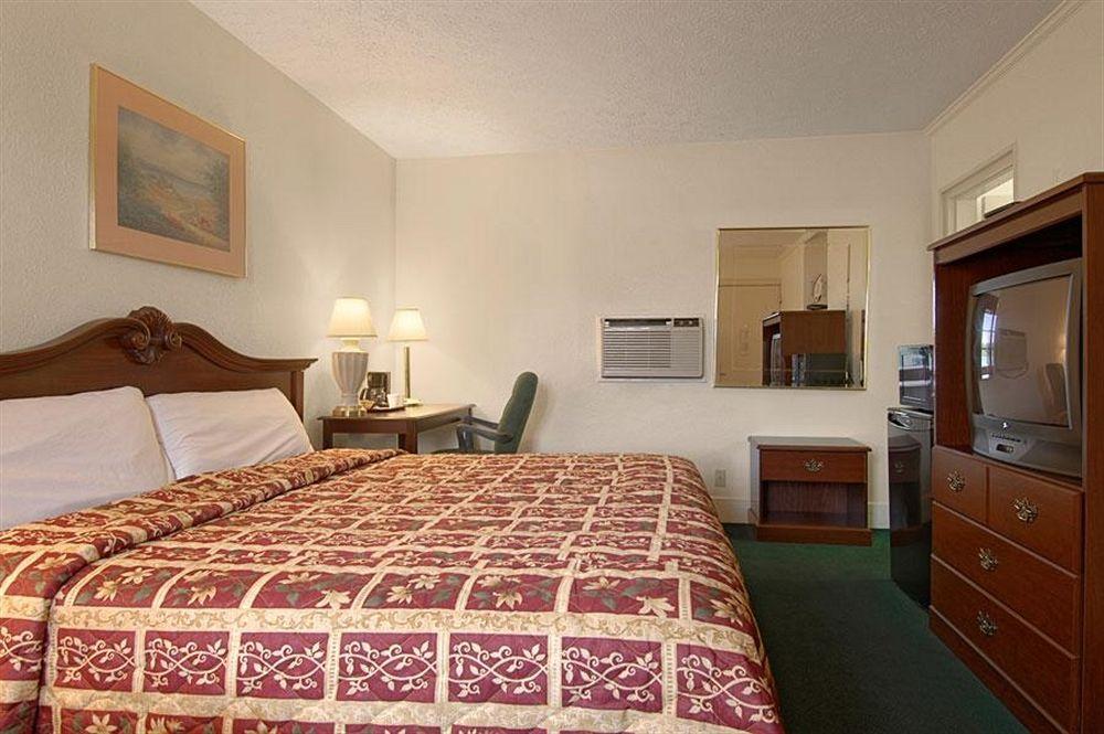 Americas Best Value Inn Suites South Boston Ruang foto