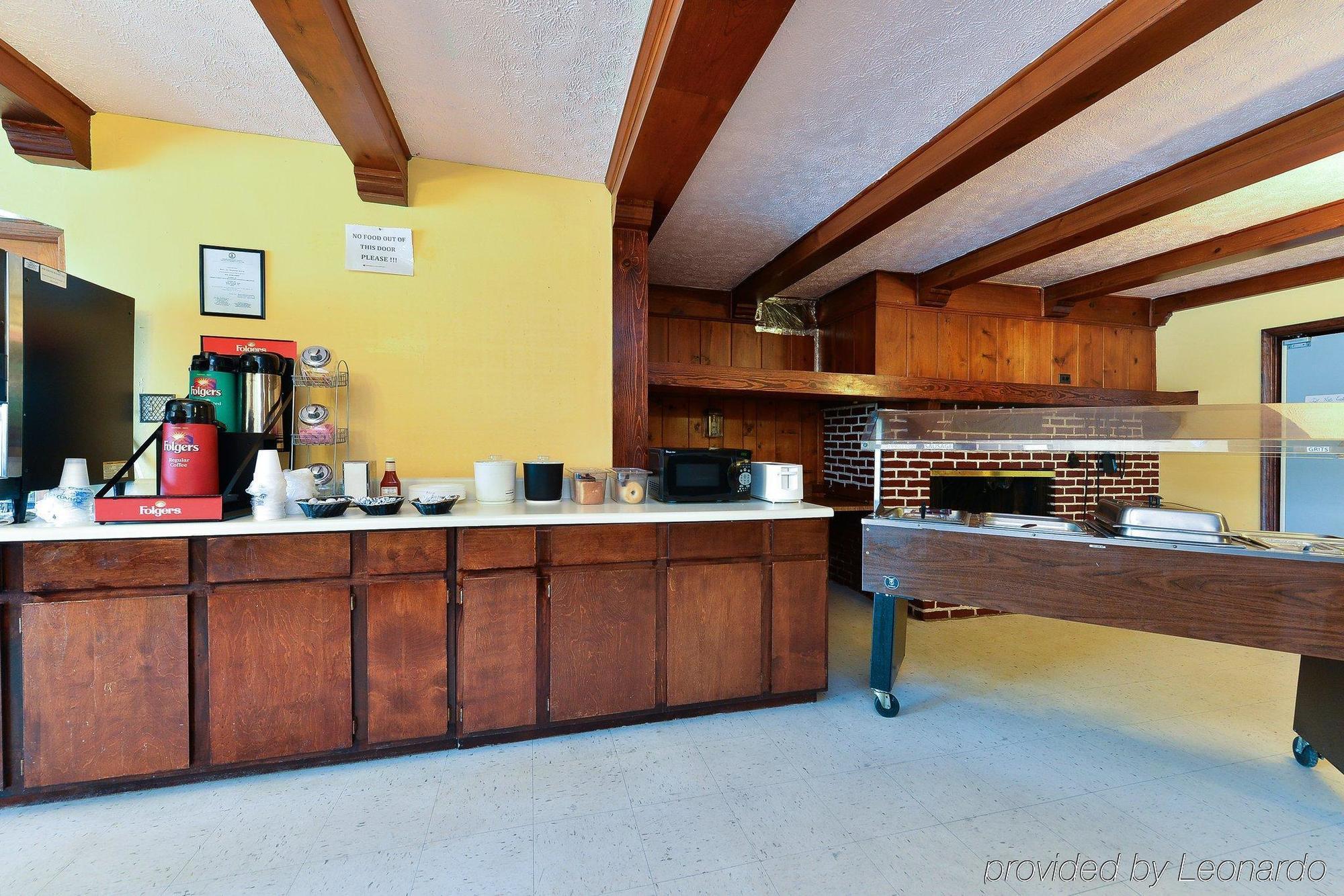 Americas Best Value Inn Suites South Boston Bagian luar foto