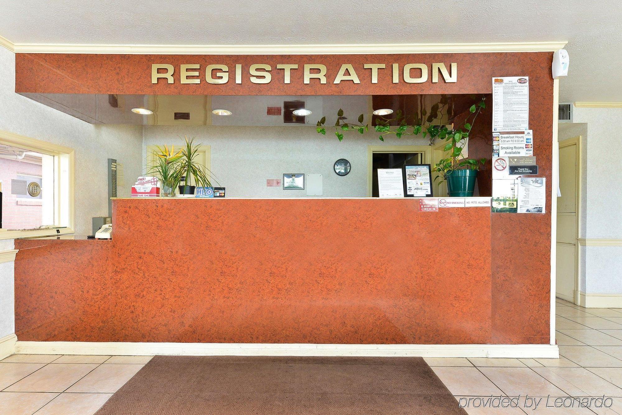Americas Best Value Inn Suites South Boston Bagian luar foto