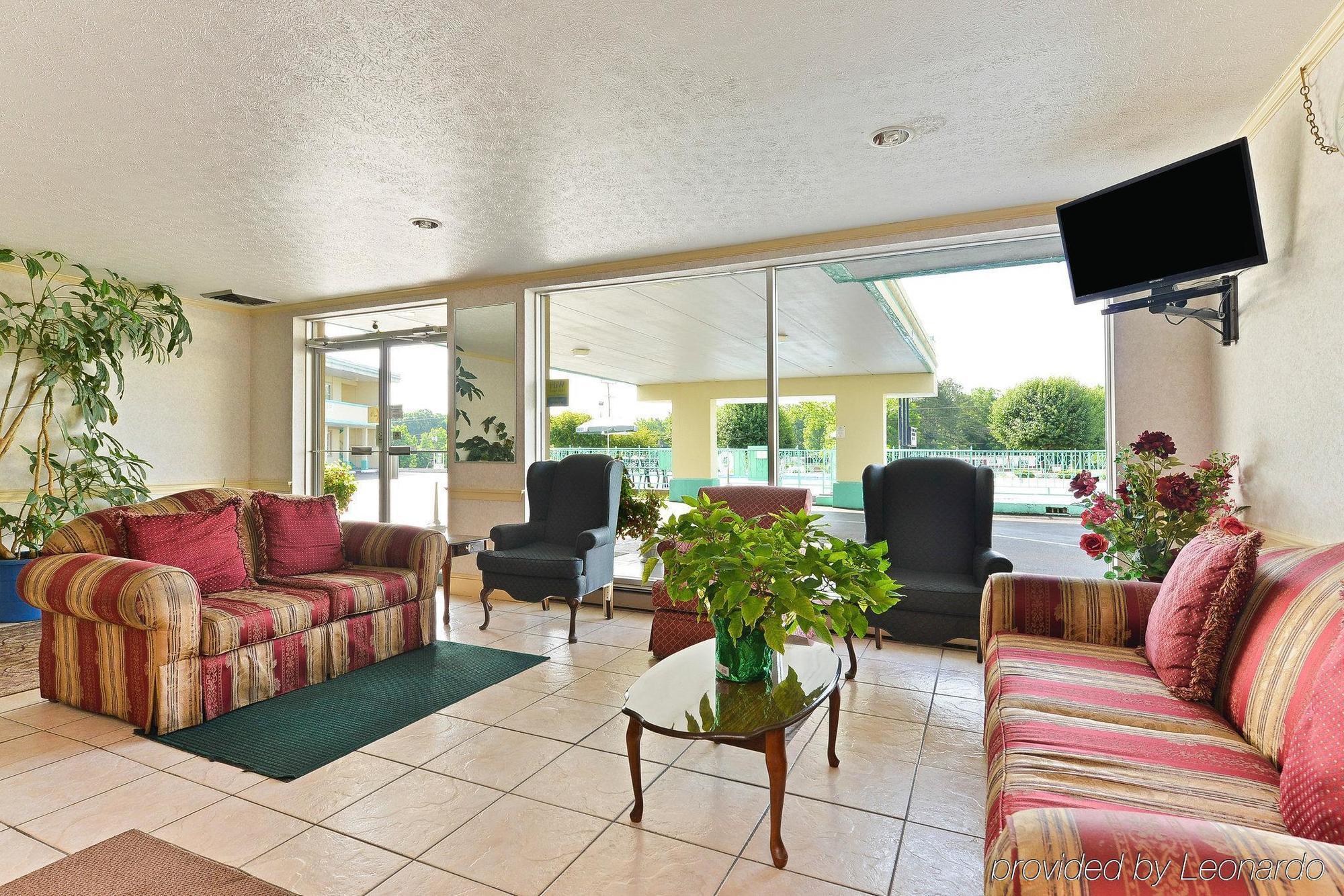 Americas Best Value Inn Suites South Boston Bagian luar foto