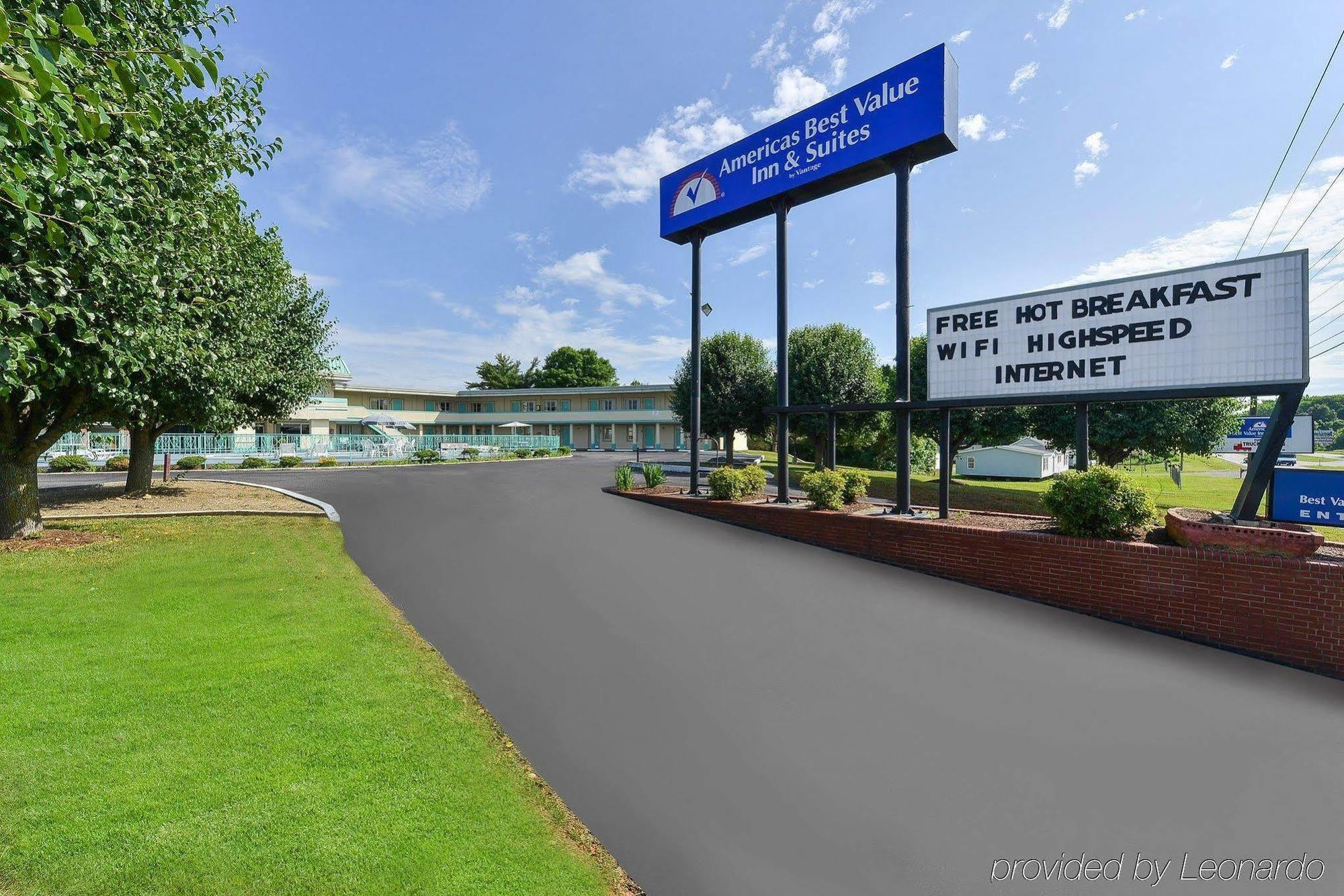Americas Best Value Inn Suites South Boston Bagian luar foto