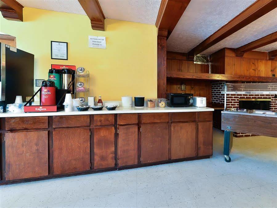 Americas Best Value Inn Suites South Boston Bagian luar foto